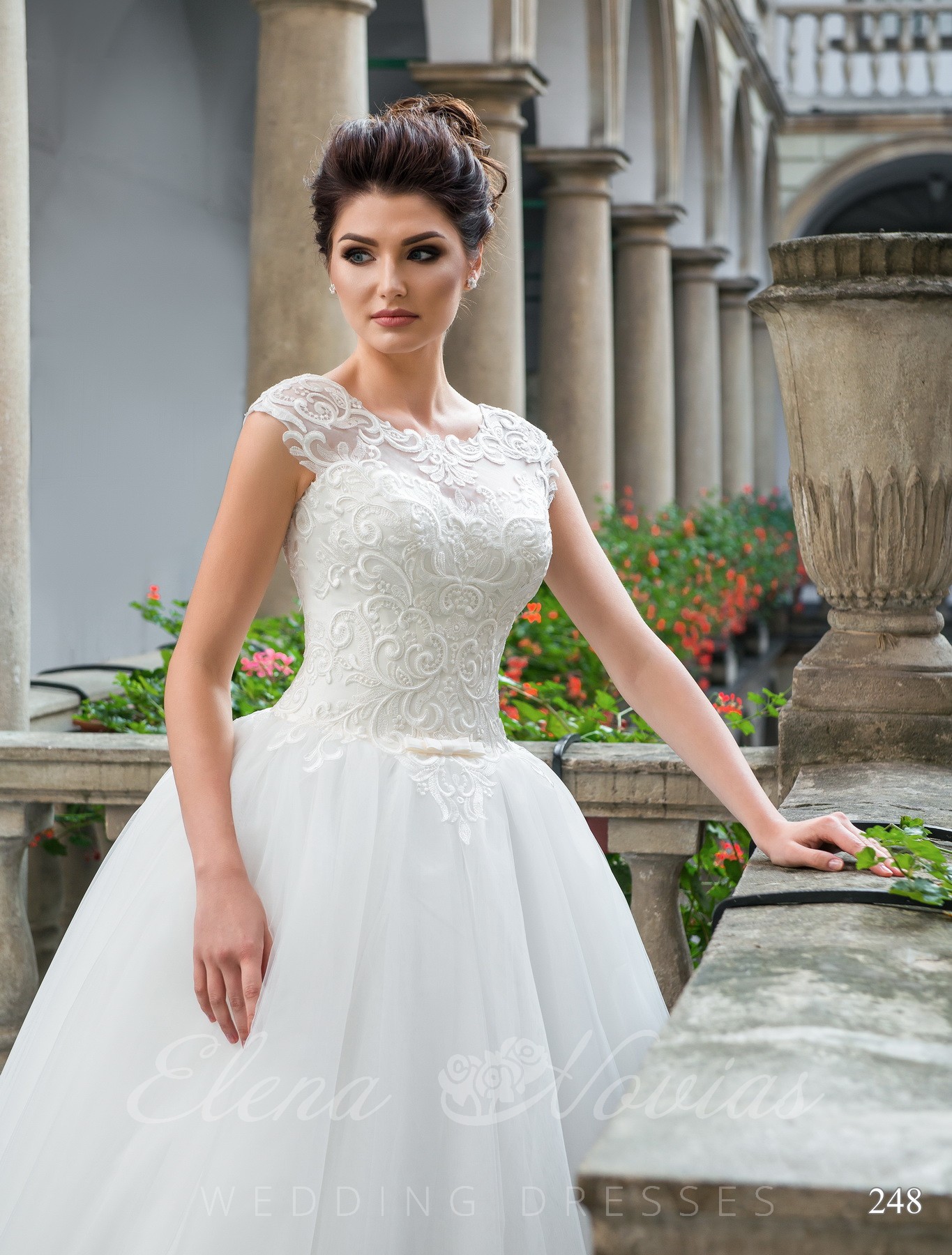 Гипюровое свадебное платье модель 248
